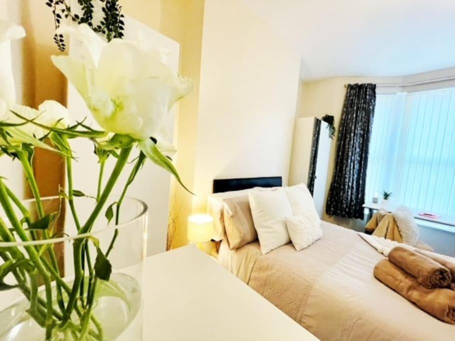 5 Bedroom, Sleeps 9 - Base To Explore Liverpool And Beyond 利物浦 外观 照片