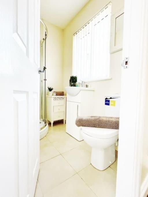 5 Bedroom, Sleeps 9 - Base To Explore Liverpool And Beyond 利物浦 外观 照片