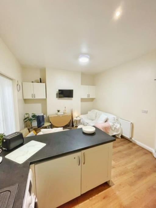 5 Bedroom, Sleeps 9 - Base To Explore Liverpool And Beyond 利物浦 外观 照片