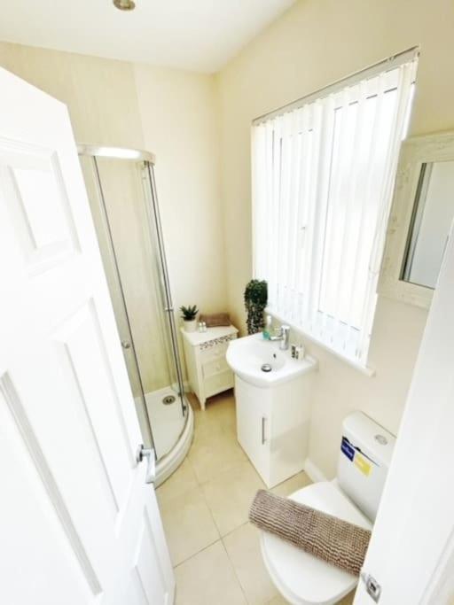 5 Bedroom, Sleeps 9 - Base To Explore Liverpool And Beyond 利物浦 外观 照片