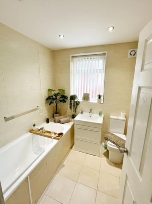5 Bedroom, Sleeps 9 - Base To Explore Liverpool And Beyond 利物浦 外观 照片